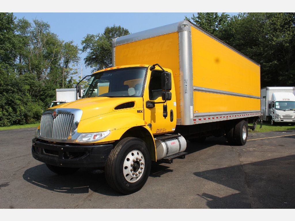 2020 International MV607 w/ 26ft Dry Freight Moving Box Truck w/ Tuck Liftgate - 23012960 - 1
