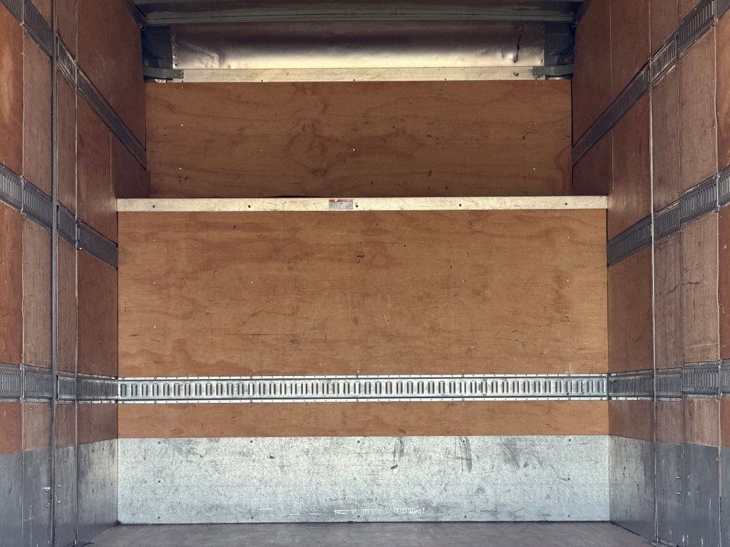 2020 International MV607 Extended Cab w/ 29ft Dry Freight Moving Box Truck w/ Ramp - 23012993 - 16