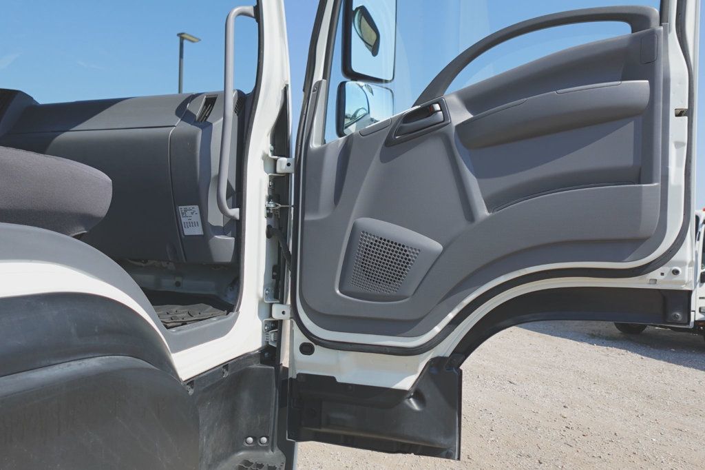 2020 Isuzu FTR (26ft Box with ICC Bumper) - 22627346 - 17