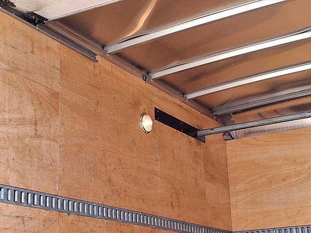 2020 Isuzu NPR 16' Box Truck w/Liftgate - 22950931 - 21