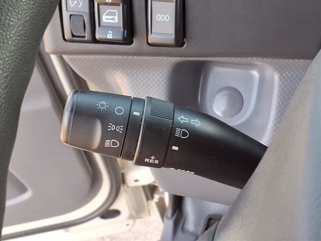 2020 Isuzu NPR 16' Box Truck w/Liftgate - 22950931 - 31