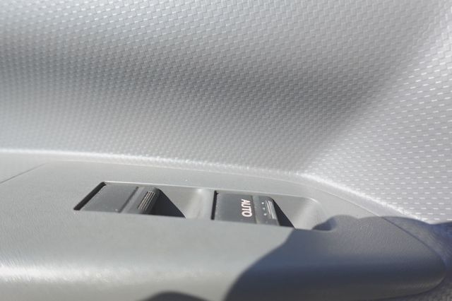 2020 Isuzu NPR HD (16ft Box with Lift Gate) - 22630316 - 18