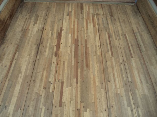 2020 Isuzu NPR HD Gas With 16ft Box Truck Dry Cargo Truck & Aluminum Liftgate - 22975925 - 33