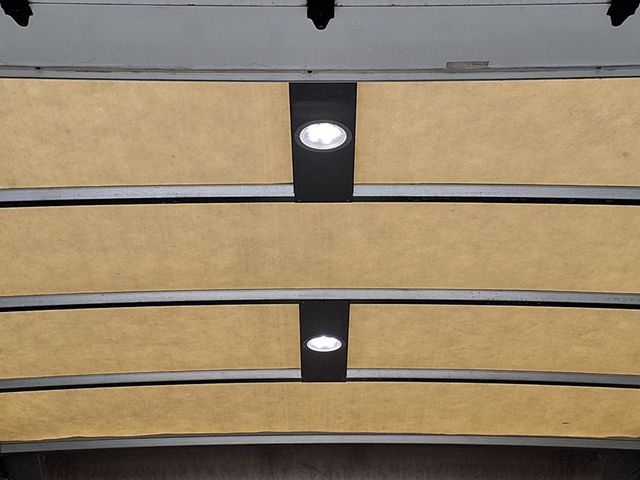 2020 Isuzu NPR-HD 16' Box Truck w/Liftgate - 23091986 - 19