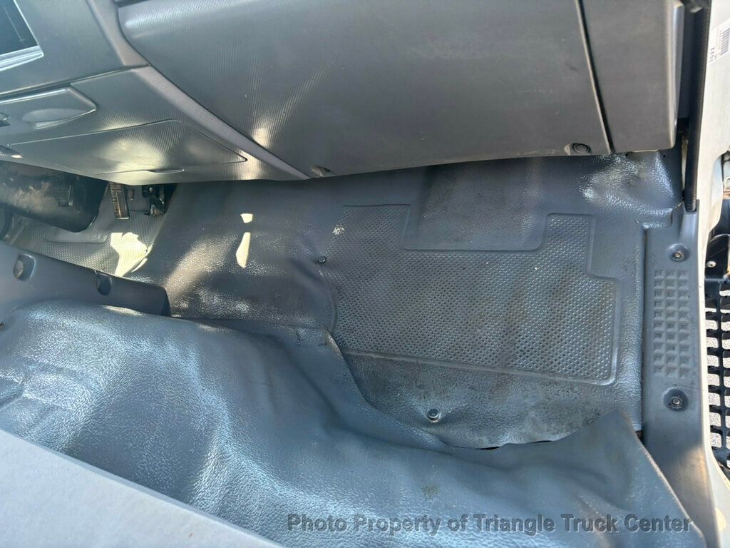 2020 Isuzu NPR-XDHD HEAVY SPEC 48k Miles! FINANCING! SUPER CLEAN UNIT! ALUMINUM RAMP! READY TO GO! - 22991259 - 32