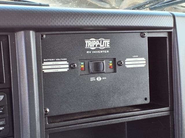 2020 Isuzu NQR 16' Contractor's Truck - 22966314 - 30