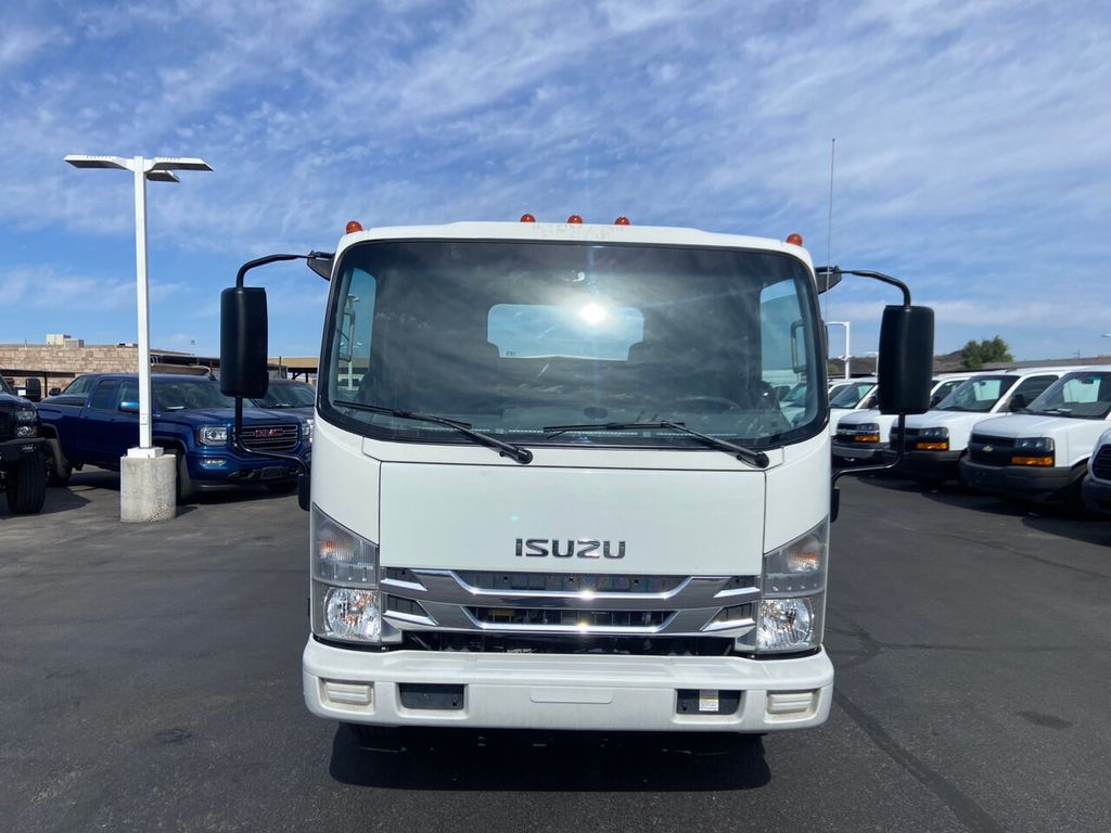 2020 Isuzu NRR photo 2