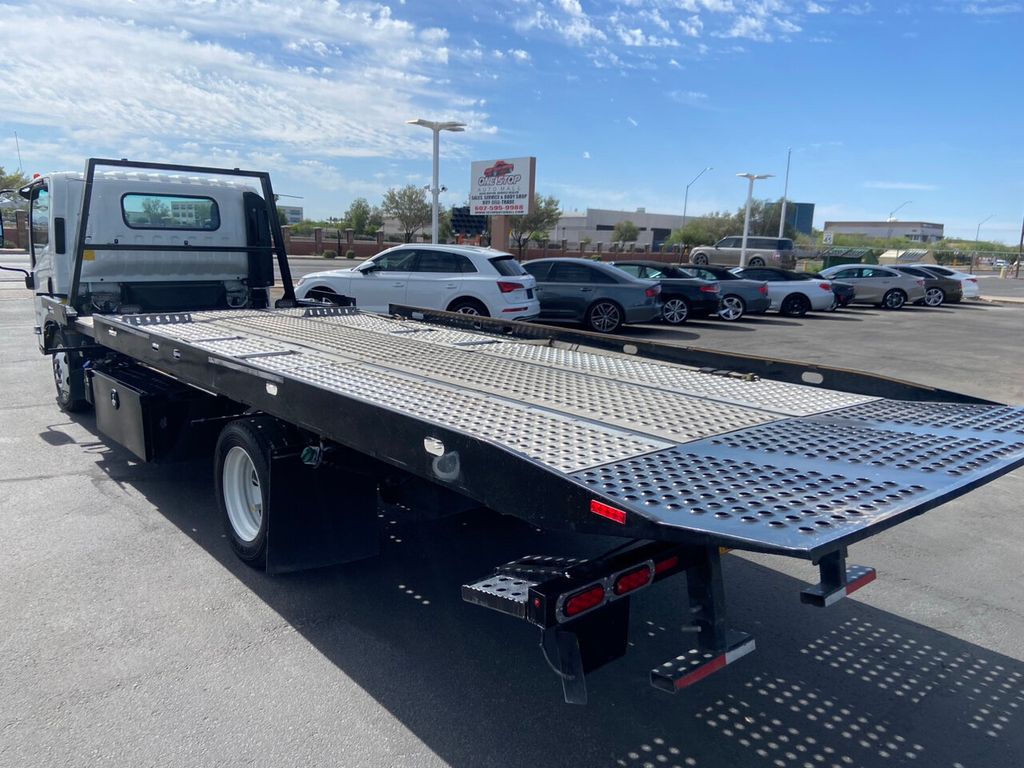 2020 Isuzu NRR photo 10