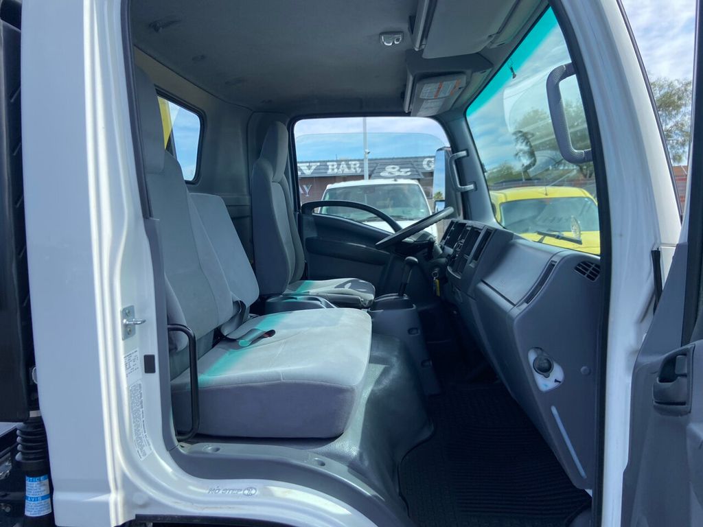2020 Isuzu NRR photo 19