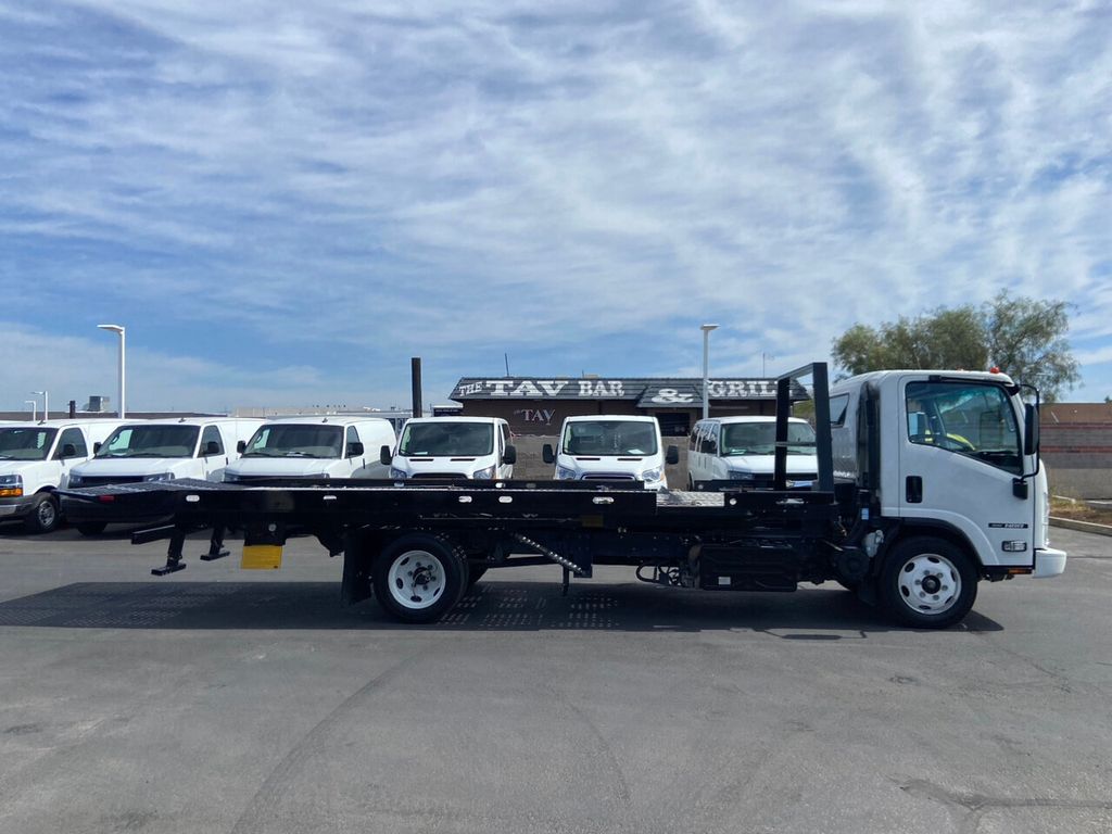 2020 Isuzu NRR photo 4