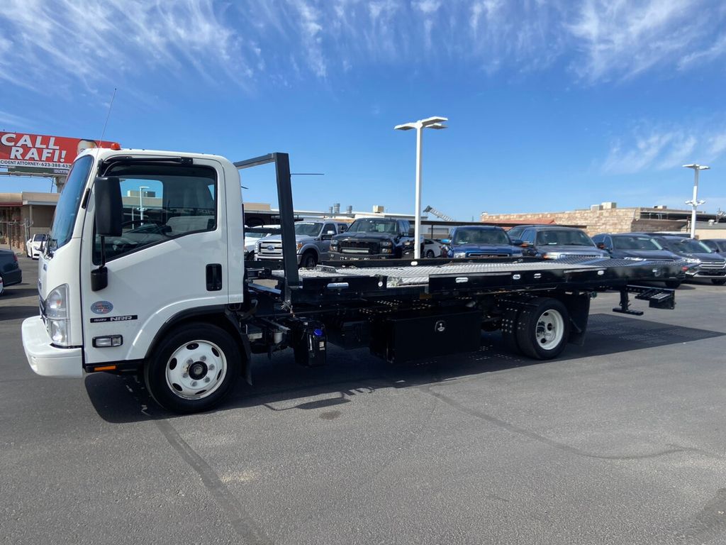 2020 Isuzu NRR photo 9