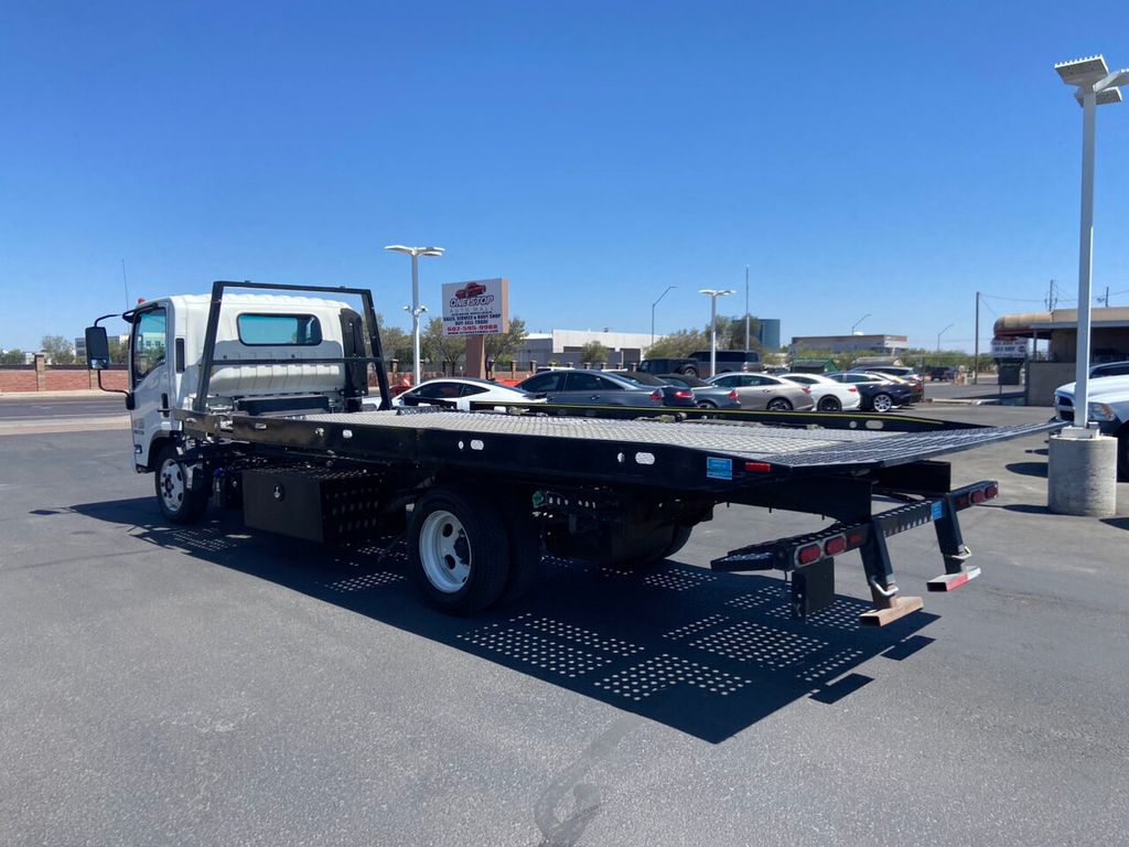 2020 Isuzu NRR photo 3