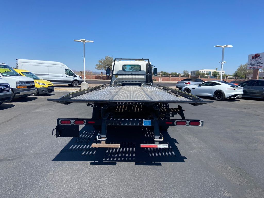2020 Isuzu NRR photo 4