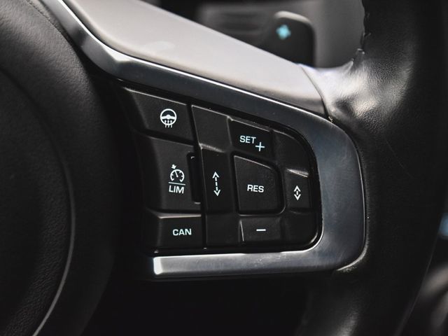 2020 Jaguar E-PACE SE - 22941212 - 26