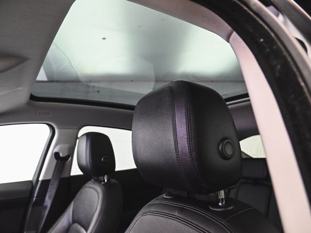 2020 Jaguar E-PACE SE - 22941212 - 30