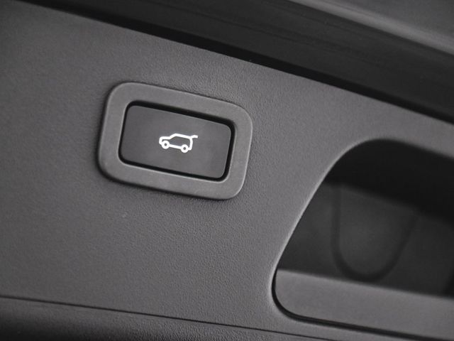 2020 Jaguar E-PACE SE - 22941212 - 38