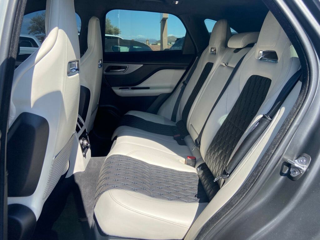 2020 Jaguar F-PACE SVR photo 17