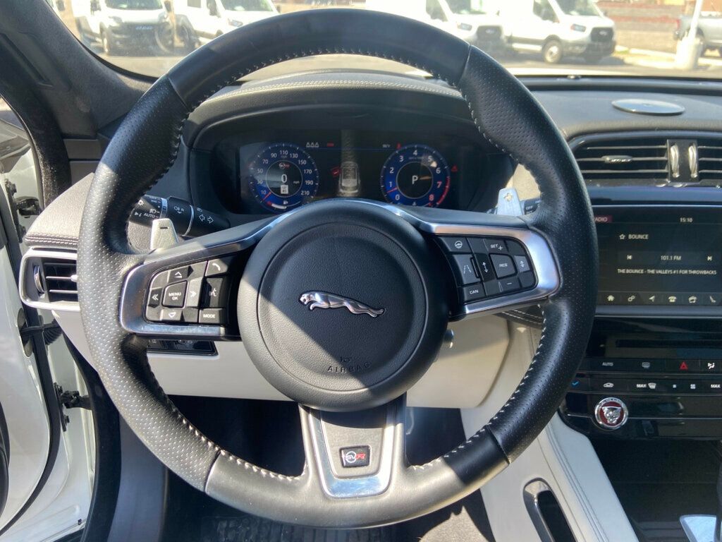 2020 Jaguar F-PACE SVR photo 22