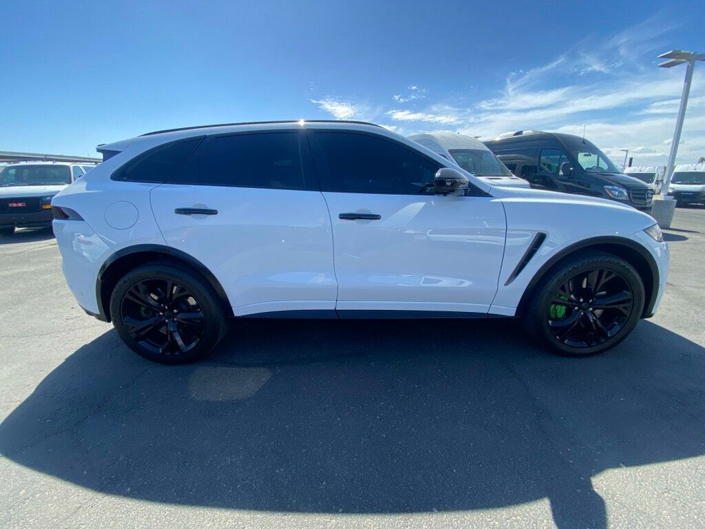2020 Jaguar F-PACE SVR photo 9