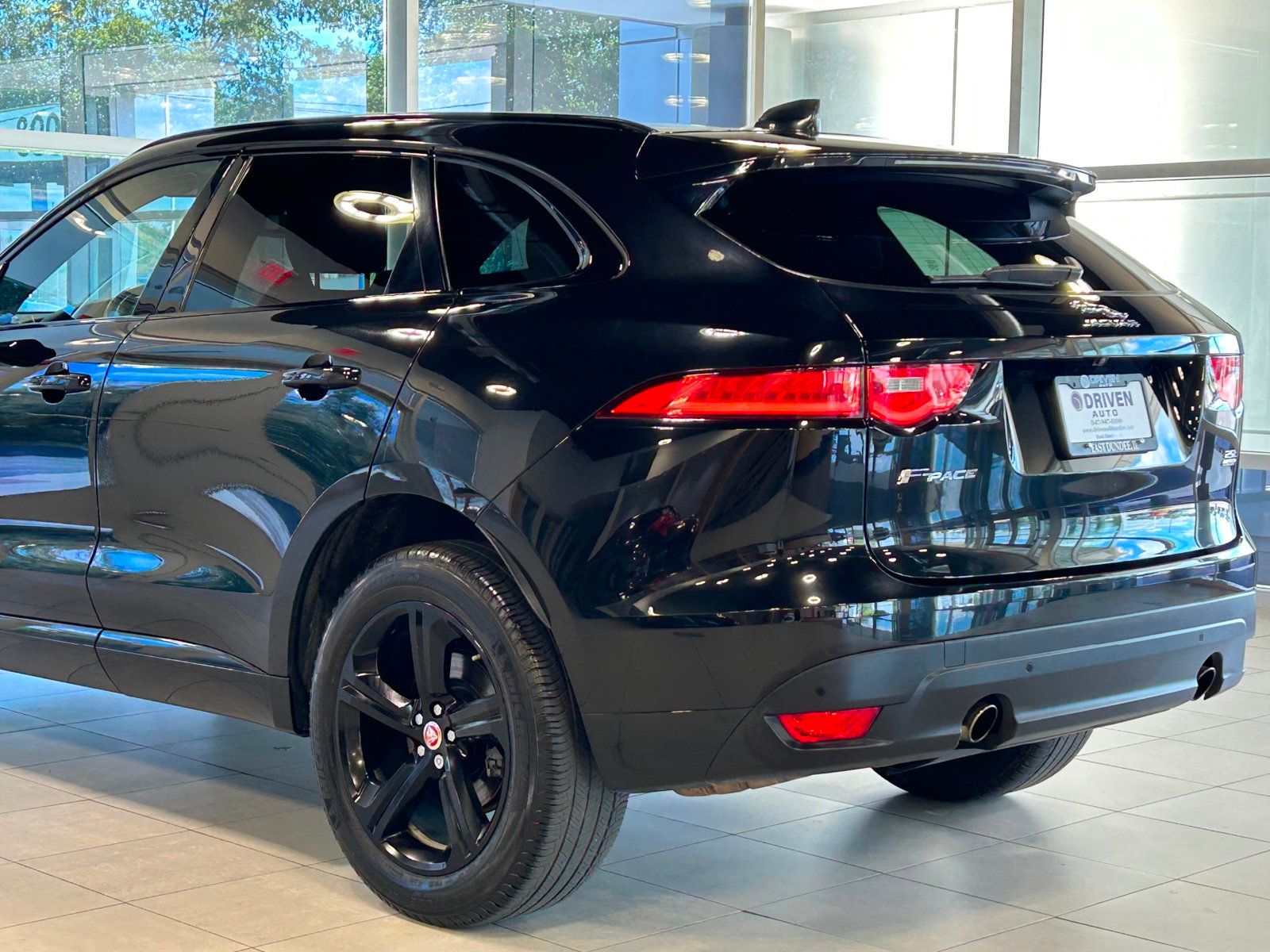 2020 Jaguar F-PACE Checkered Flag Edition photo 13