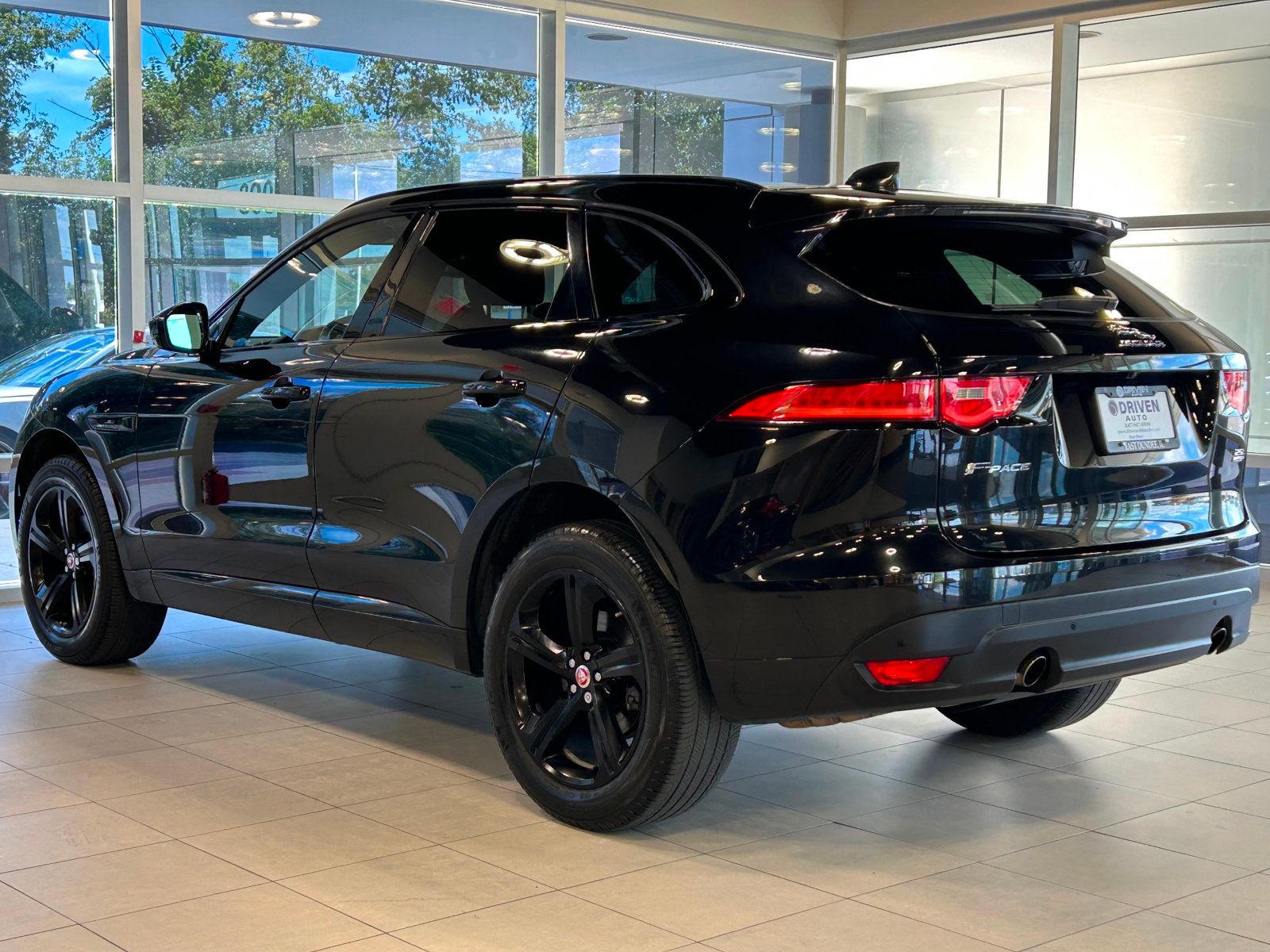 2020 Jaguar F-PACE Checkered Flag Edition photo 14