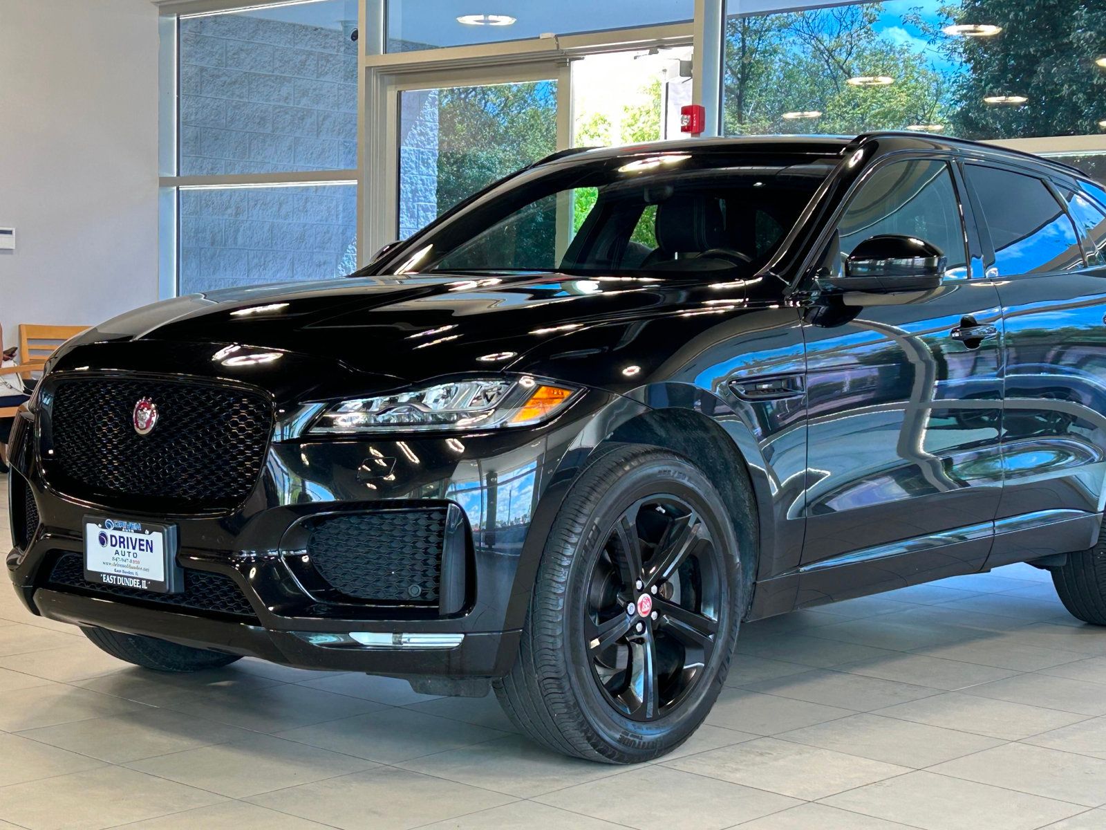 2020 Jaguar F-PACE Checkered Flag Edition photo 3