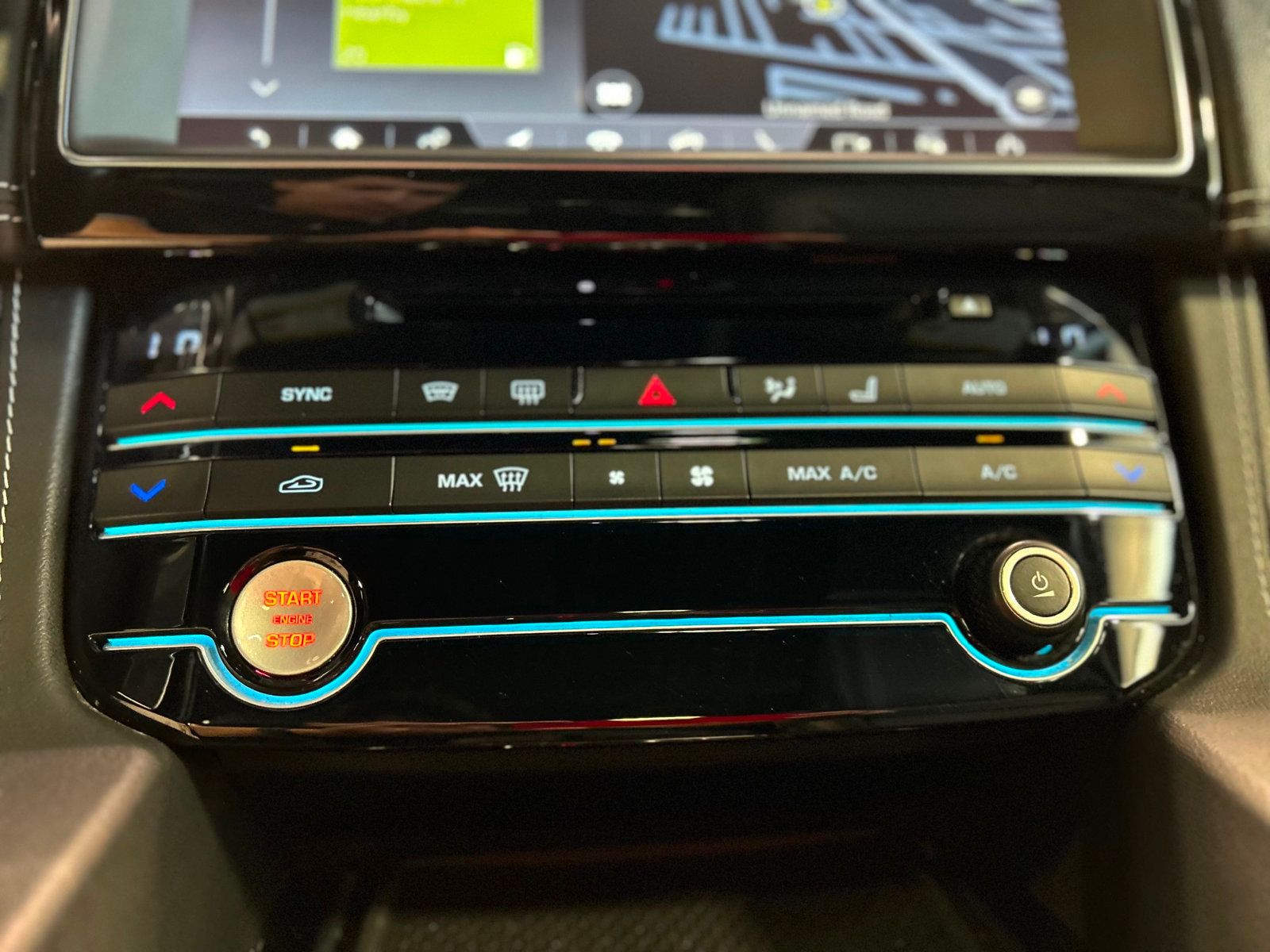 2020 Jaguar F-PACE Checkered Flag Edition photo 35