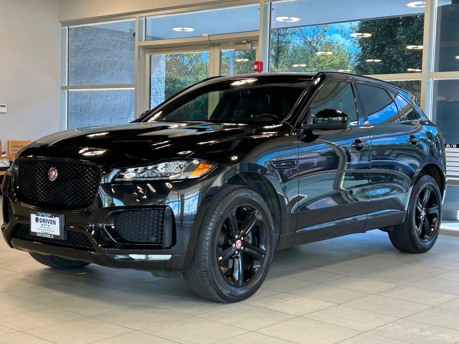 2020 Jaguar F-PACE Checkered Flag Edition photo 4