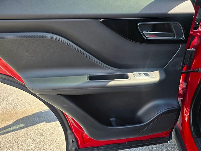 2020 Jaguar F-PACE 25t Premium AWD - 23014254 - 16