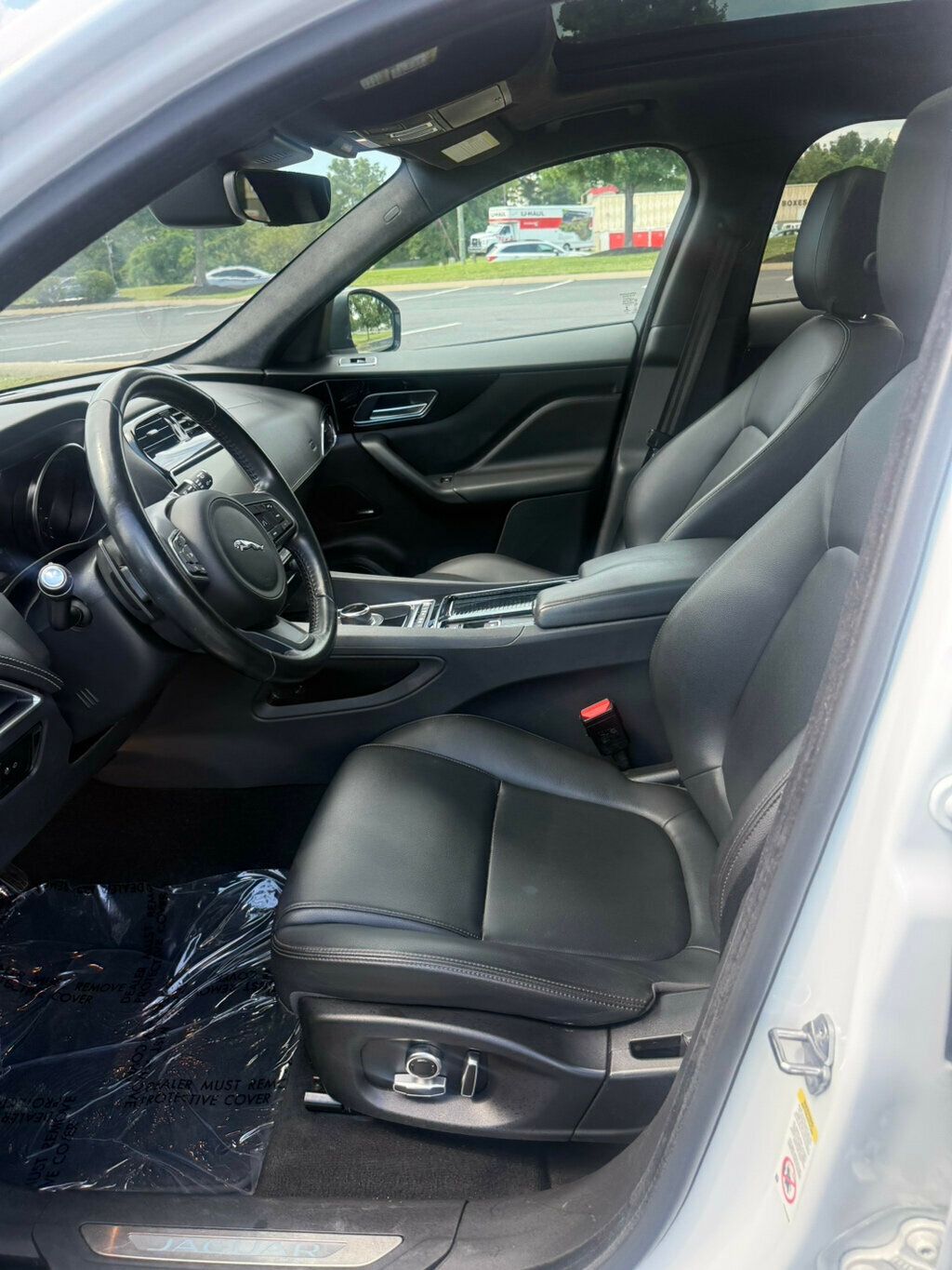 2020 Jaguar F-PACE Premium photo 9