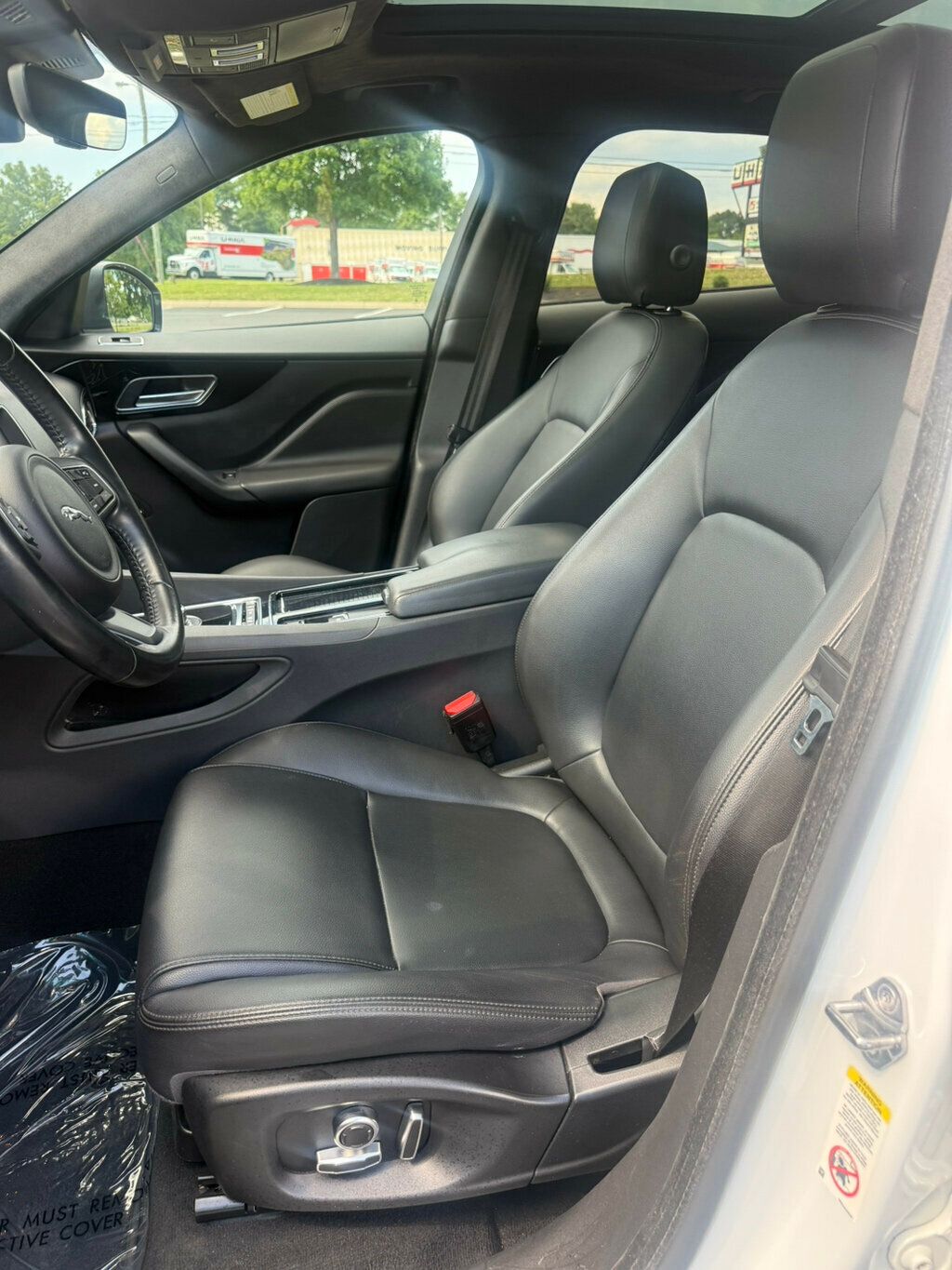 2020 Jaguar F-PACE Premium photo 10