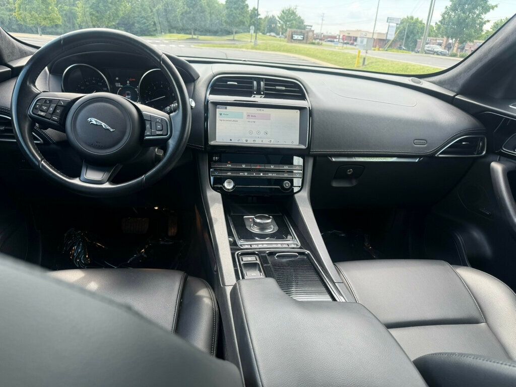 2020 Jaguar F-PACE Premium photo 11