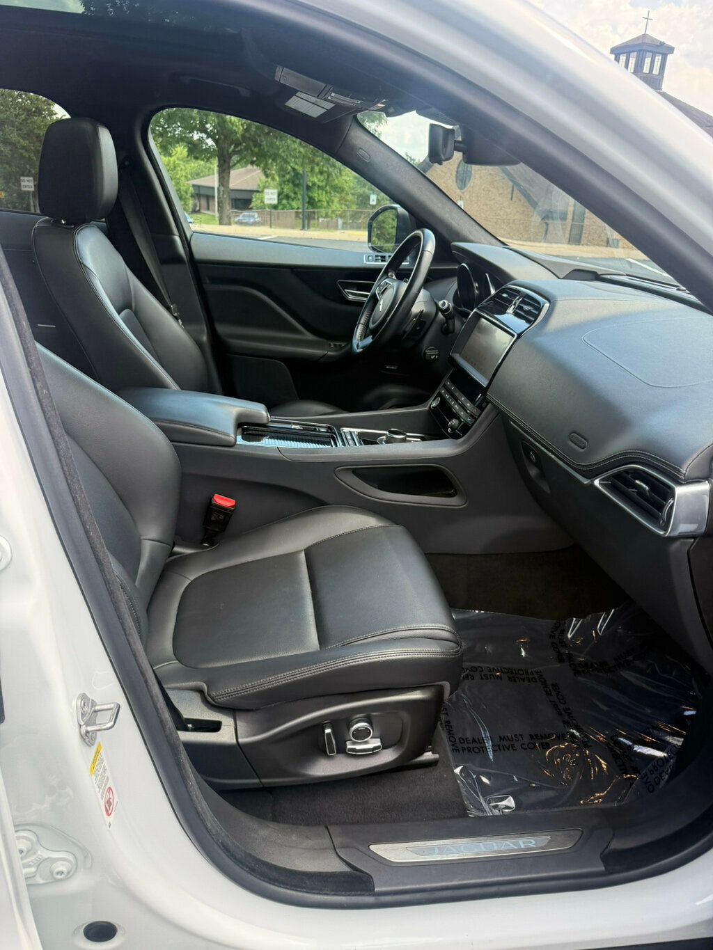 2020 Jaguar F-PACE Premium photo 13
