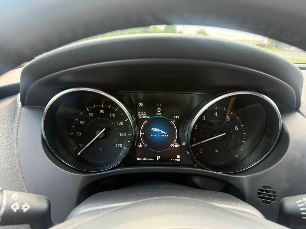 2020 Jaguar F-PACE Premium photo 26