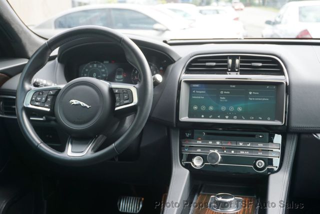 2020 Jaguar F-PACE 25t Prestige AWD NAVI REAR CAM HOT&COOL SEATS CARPLAY PANO ROOF - 23086172 - 14