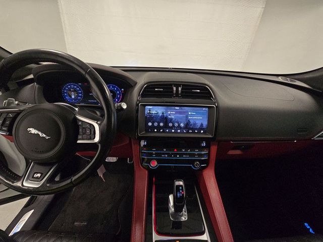 2020 Jaguar F-PACE BUCKETS! RED GUTS! CARBON EVERY WHERE! BLUE CLUSTER! 21INCH WHLS - 22954169 - 6