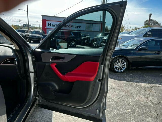 2020 Jaguar F-PACE Local Trade/Carbon Fiber Trim/Heated Seats/Pano Roof/Blind Spot - 22937060 - 18