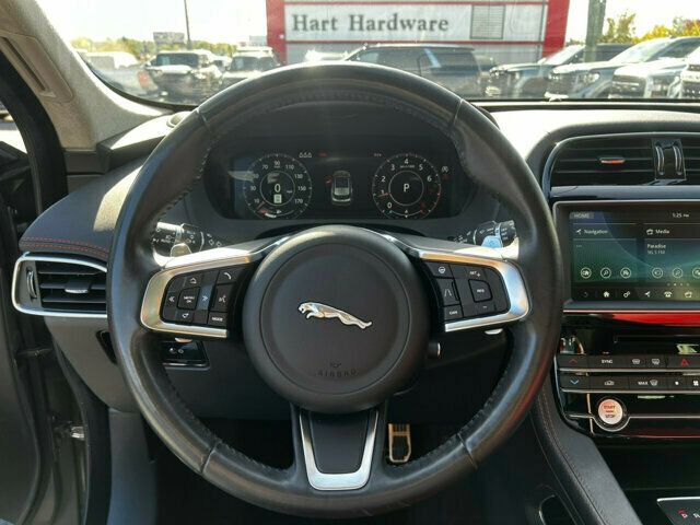 2020 Jaguar F-PACE Local Trade/Carbon Fiber Trim/Heated Seats/Pano Roof/Blind Spot - 22937060 - 22