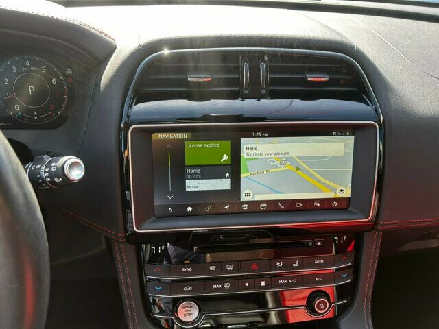 2020 Jaguar F-PACE Local Trade/Carbon Fiber Trim/Heated Seats/Pano Roof/Blind Spot - 22937060 - 26
