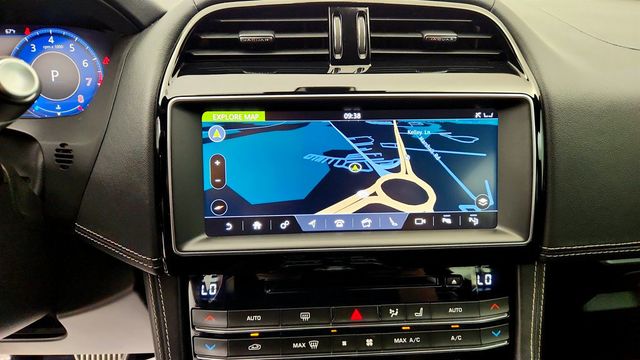 2020 Jaguar F-PACE SVR AWD w/ Driver Assist Pkg, 22'' Wheels & Luxury Interior Pkg - 23079081 - 18