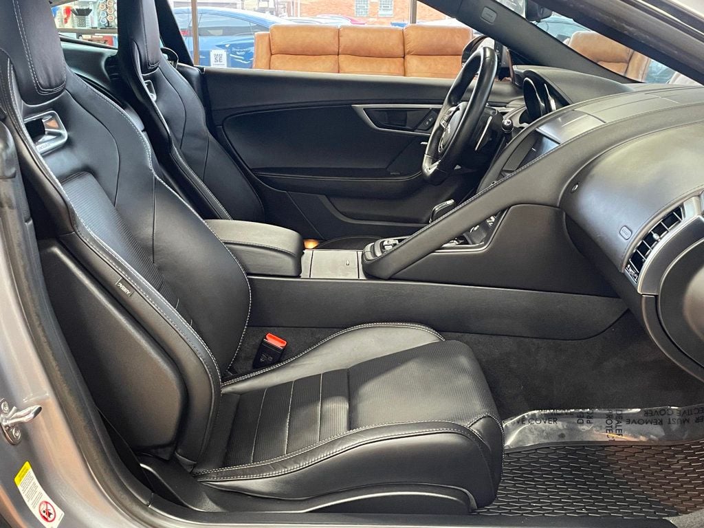 2020 Jaguar F-TYPE Coupe Automatic P300 - 22988194 - 22
