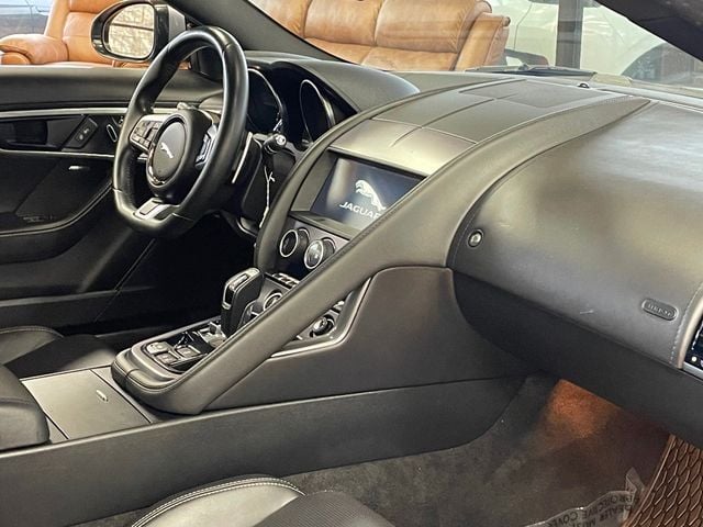 2020 Jaguar F-TYPE Coupe Automatic P300 - 22988194 - 23