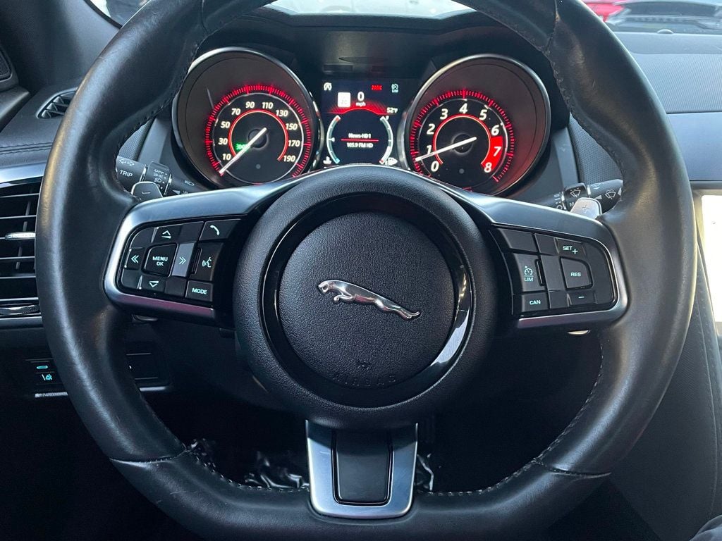 2020 Jaguar F-TYPE Coupe Automatic P300 - 22988194 - 24