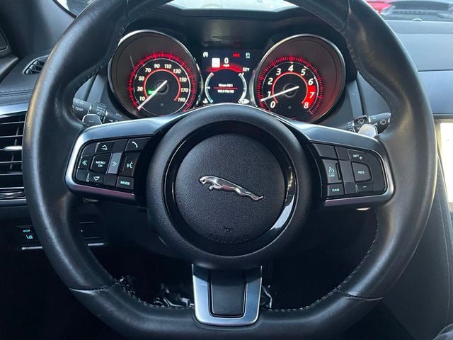 2020 Jaguar F-TYPE Coupe Automatic P300 - 22988194 - 24