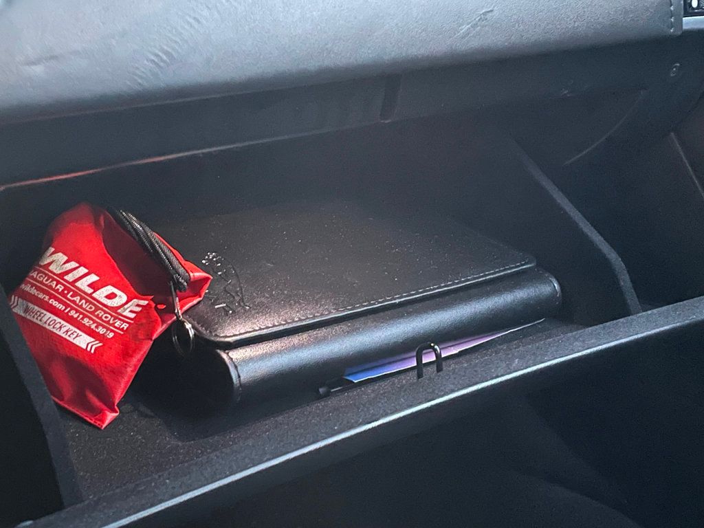 2020 Jaguar F-TYPE Coupe Automatic P300 - 22988194 - 32