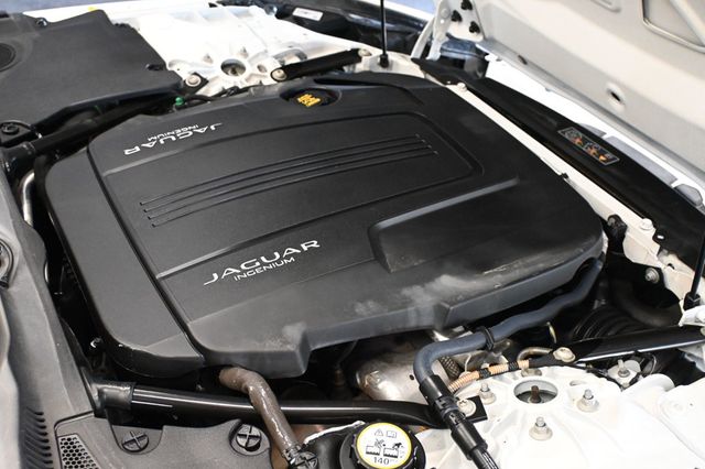 2020 Jaguar F-TYPE Coupe Automatic P300 - 23072702 - 18