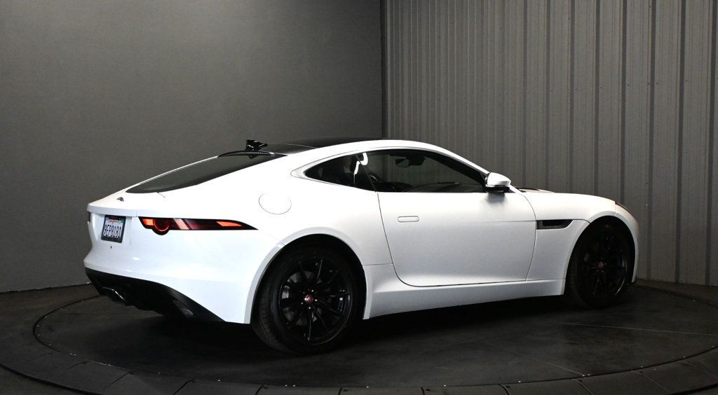 Jaguar F-TYPE photo 5