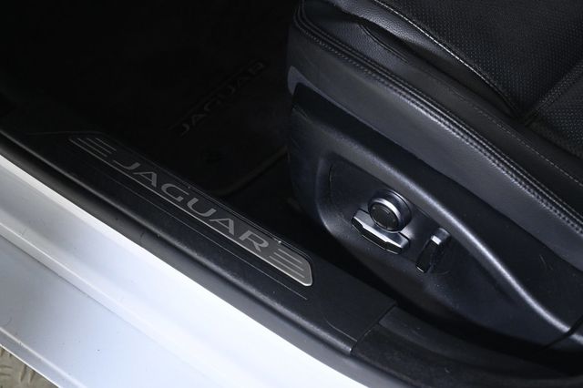 2020 Jaguar XE S - 22982407 - 18