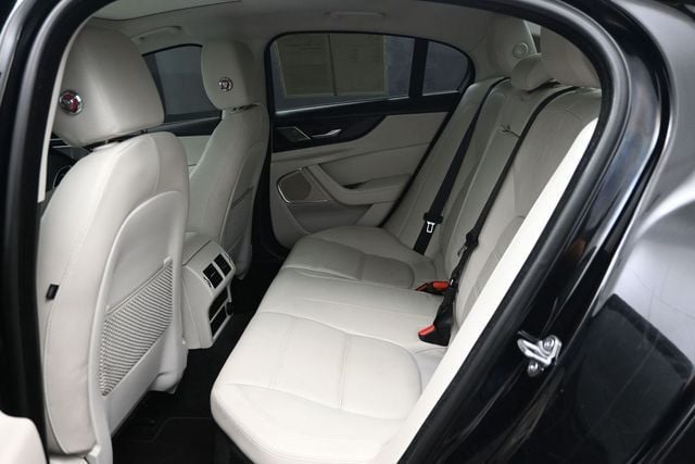 2020 Jaguar XE S RWD - 23080082 - 10