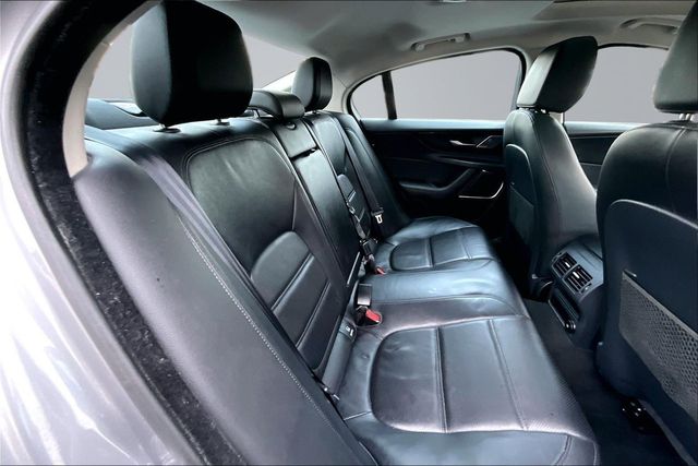 2020 Jaguar XE S RWD - 22992857 - 13